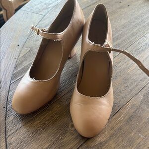 Capezio Character Dance Shoes Size 7.5 W Tan Worn 2x Musical Theatre Dance Jazz